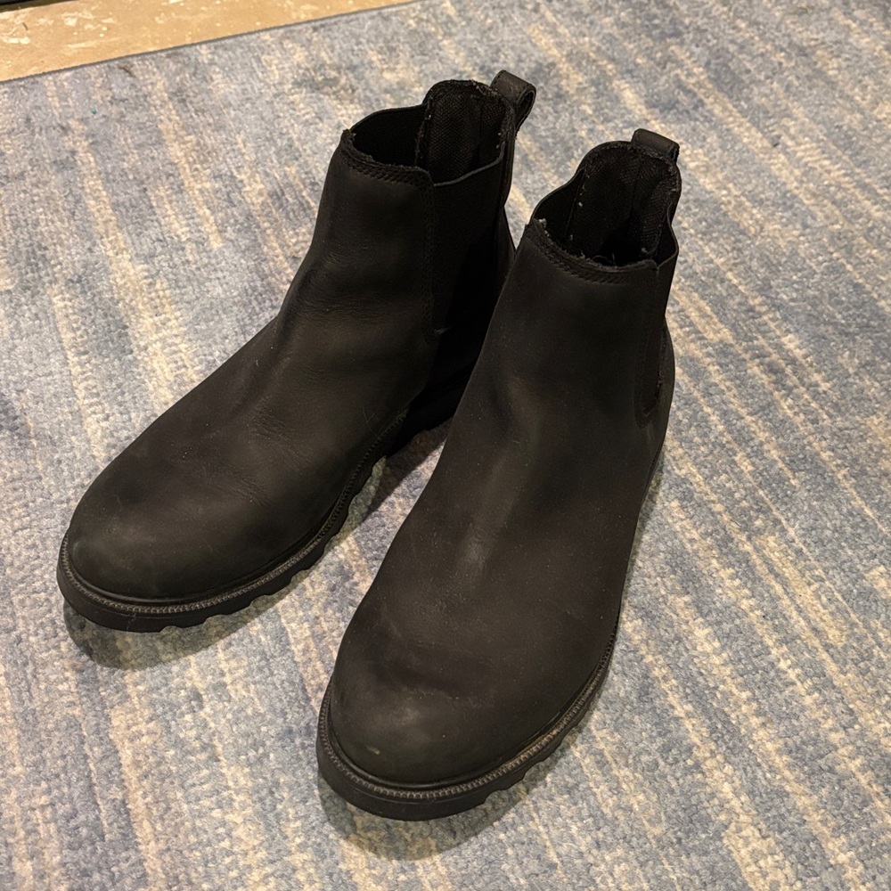 Sorel Black Rubber Sole Boots